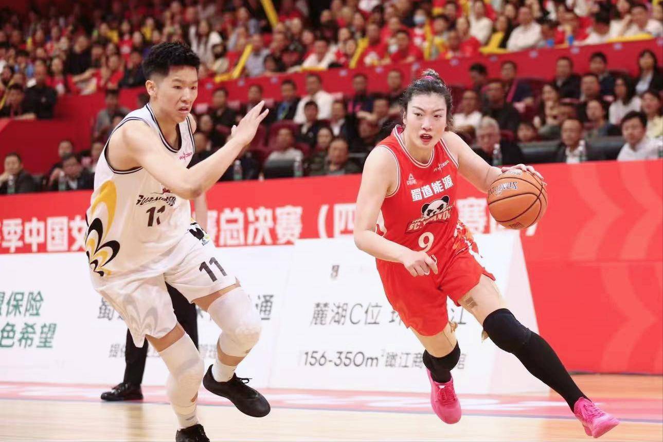 四川队客场不敌对手,遭遇失利 四川队客场不敌对手,遭遇失利