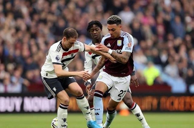 关于曼联客场惨败热刺,前四席位受挑战的信息 关于曼联客场惨败热刺,前四席位受挑战的信息