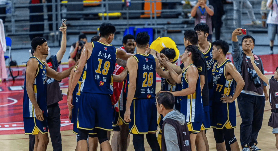 开云体育登录-关于CBA赛场上球队进攻端失误频现，波折不断的信息
