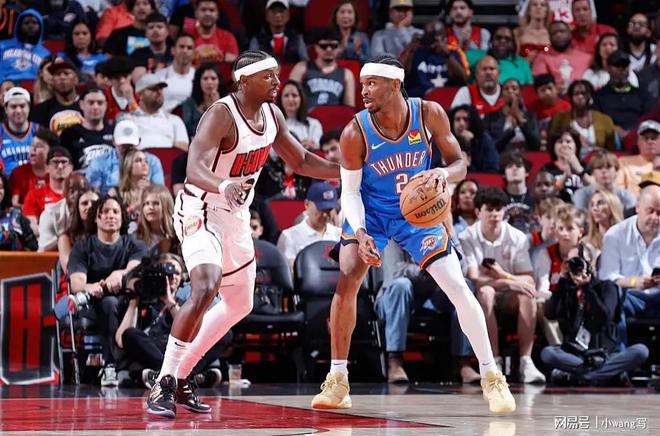 国王队客场大胜黄蜂,继续领跑西部 国王队客场大胜黄蜂,继续领跑西部