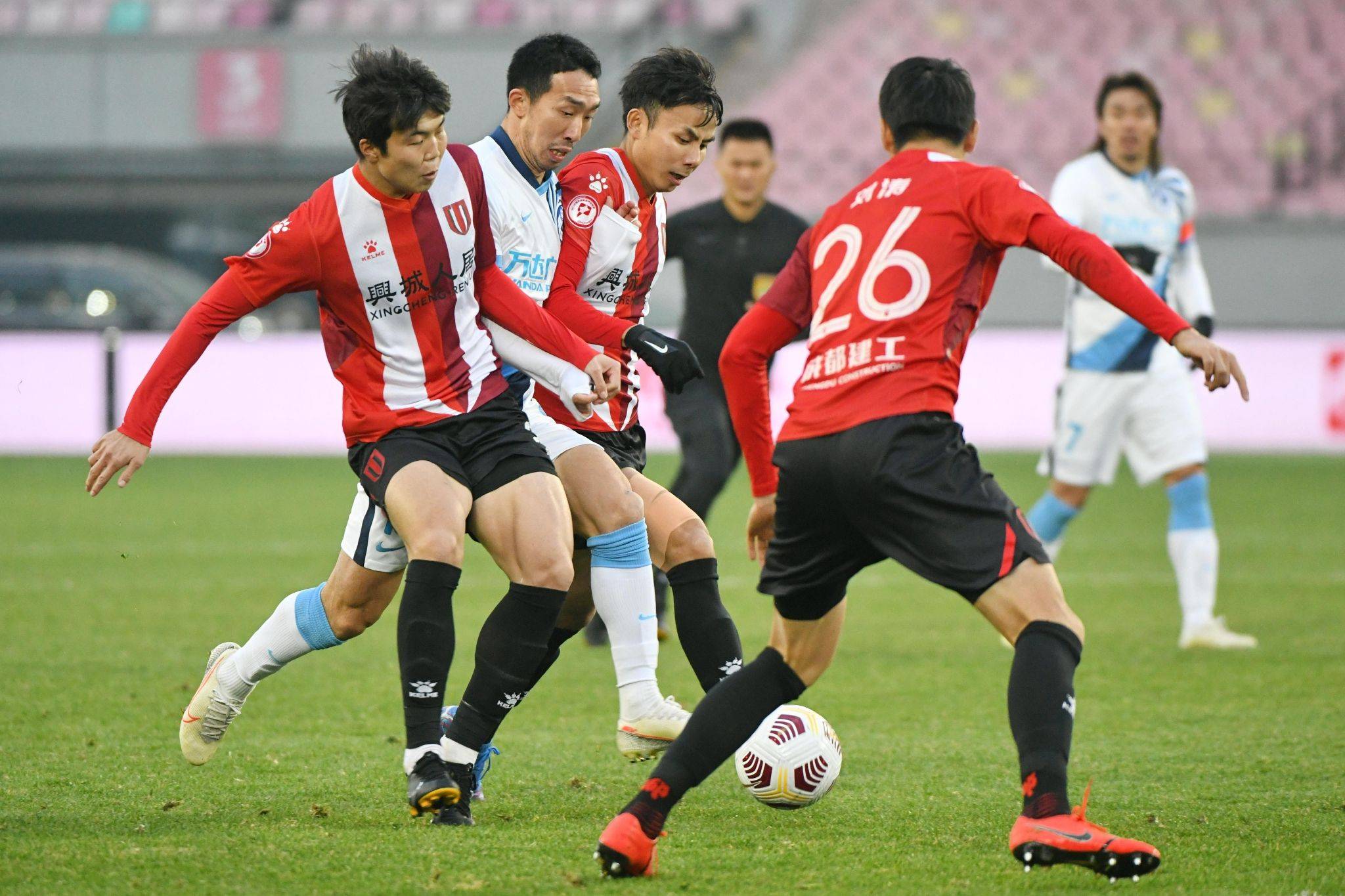 关于马拉加队意外爆发,击败豪门球队取得胜利的信息 关于马拉加队意外爆发,击败豪门球队取得胜利的信息