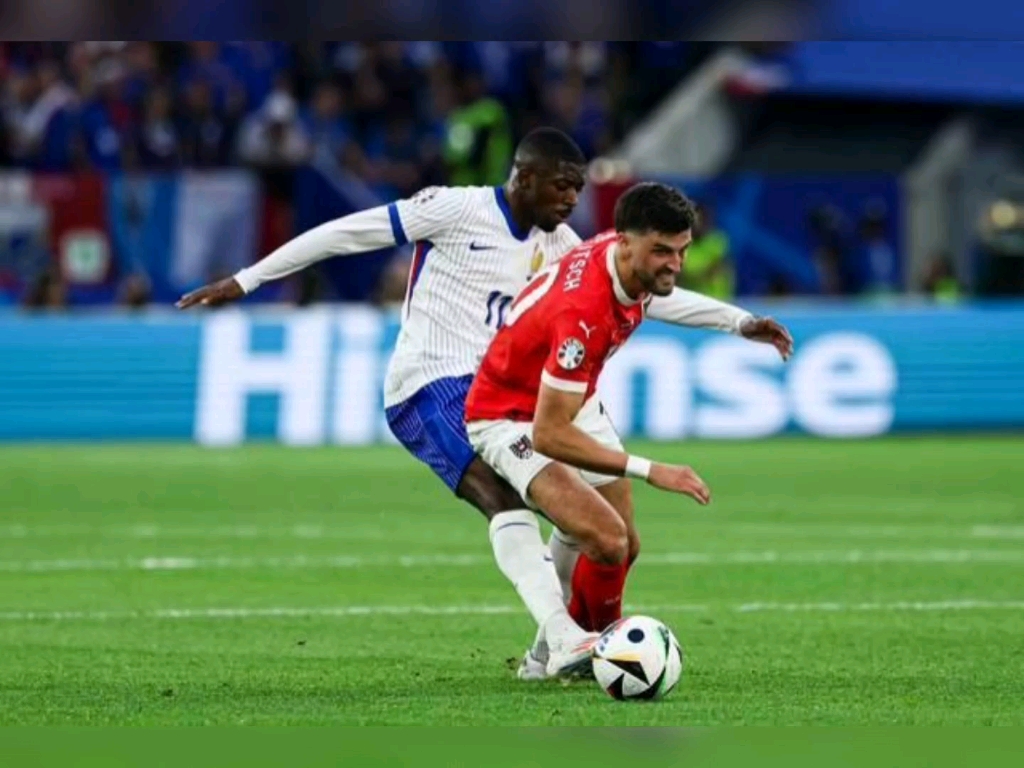 绿茵场上的篮球巨星闪耀登场 绿茵场上的篮球巨星闪耀登场