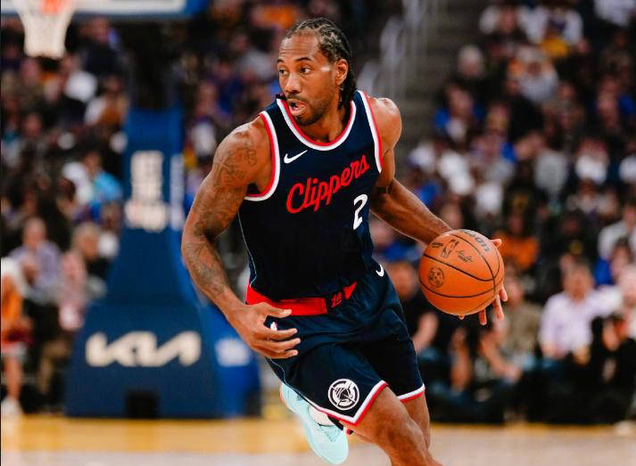 莱昂纳德表现出色,猛龙成功反超 莱昂纳德表现出色,猛龙成功反超