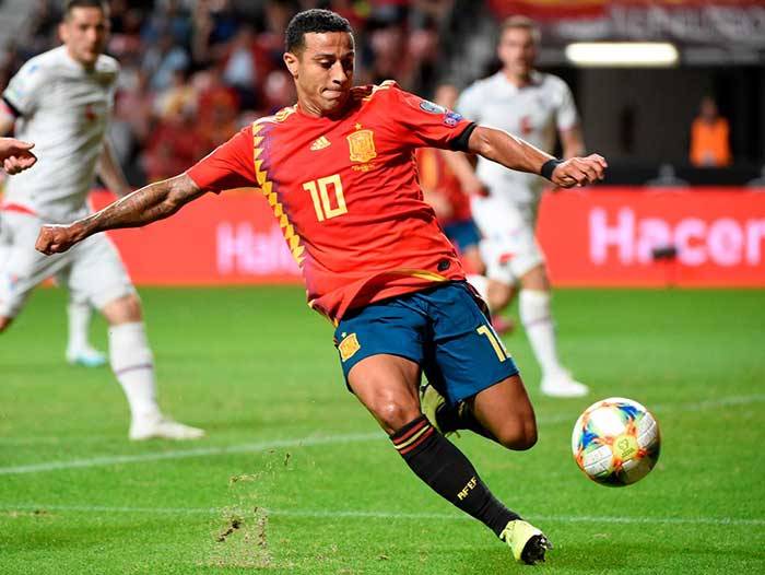 开云下载-关于-西班牙与瑞士苦战，难分高下的信息