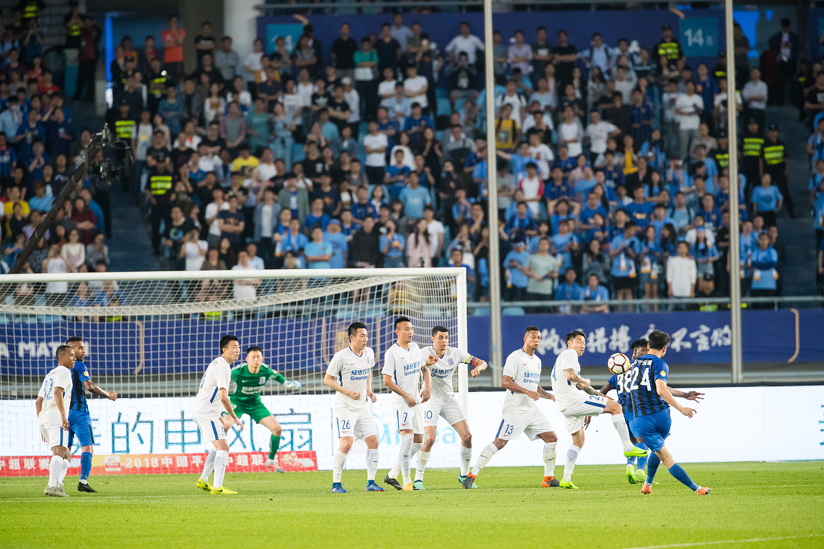 巴黎圣日耳曼击溃对手,取得轻松胜利 巴黎圣日耳曼击溃对手,取得轻松胜利