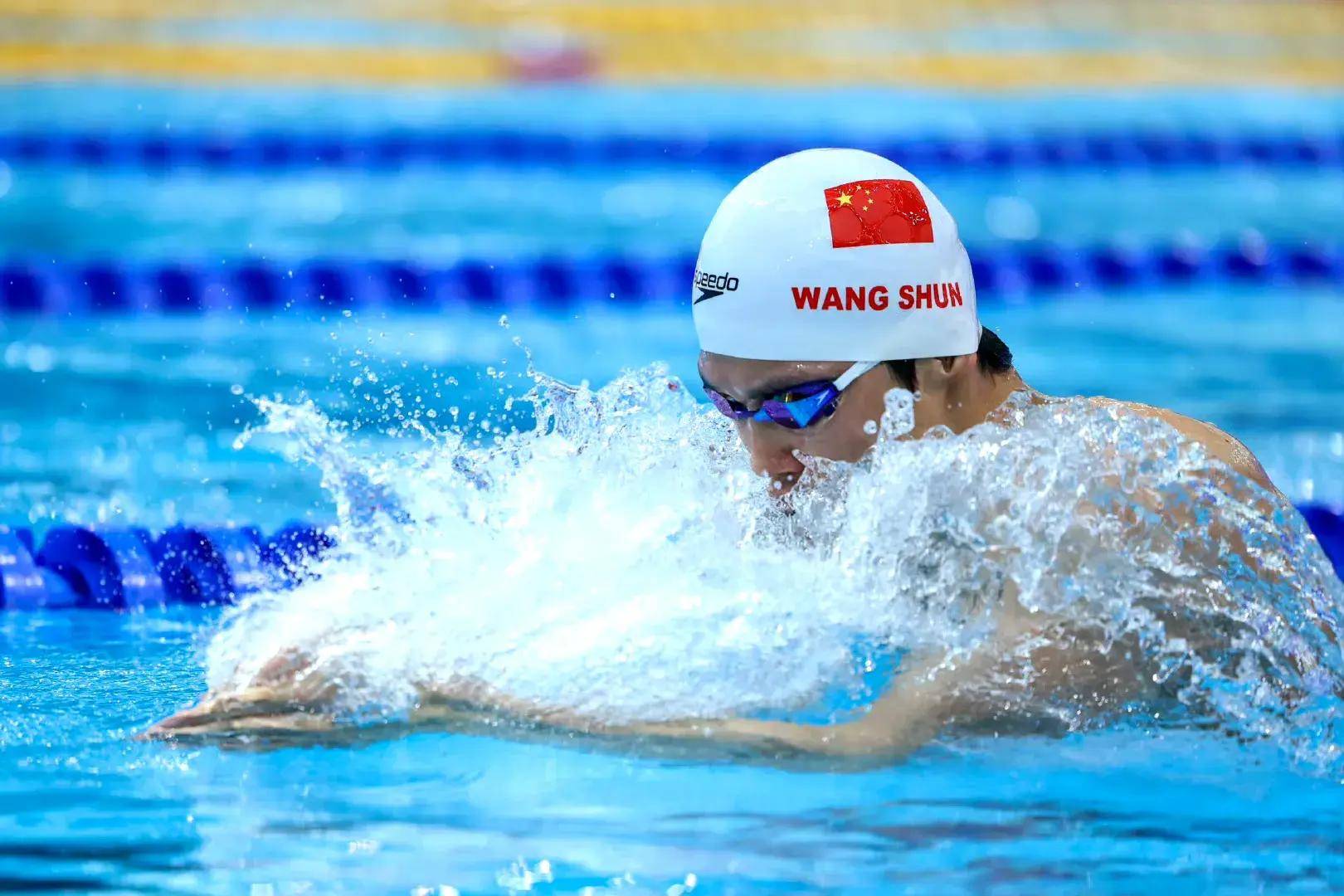 游泳比赛破记录，澳大利亚选手夺金