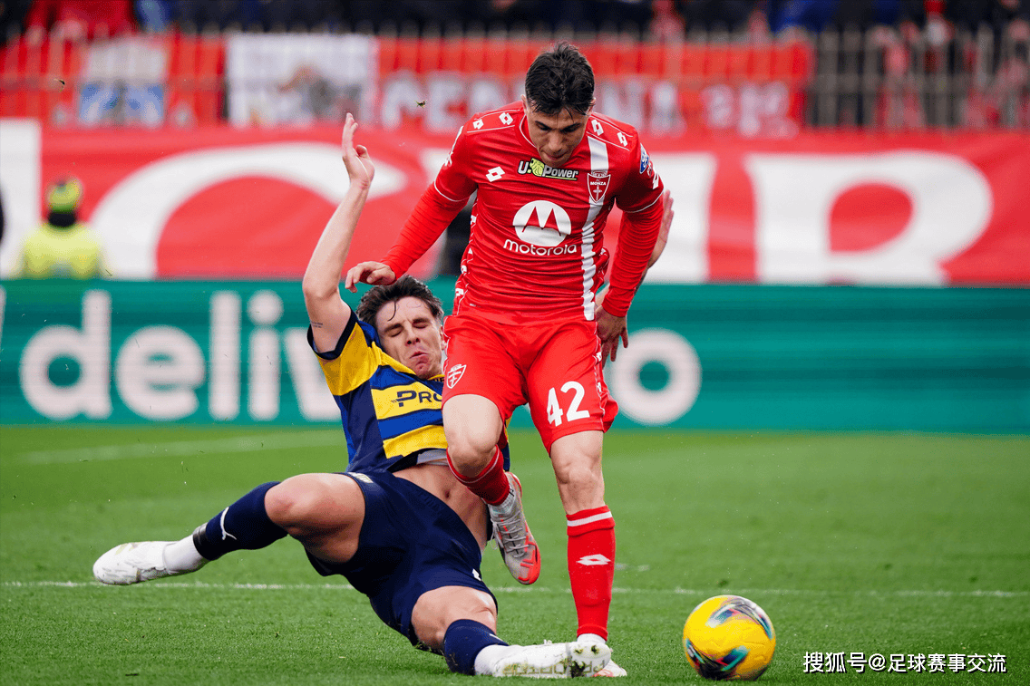 开云体育官方网站-包含佛罗伦萨球员庆祝进球，为球队带来胜利的词条