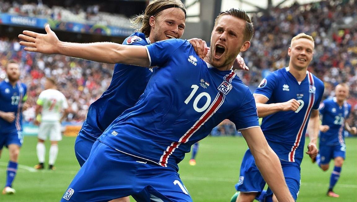 荷兰憾负奥地利，球迷怀疑主帅战术！