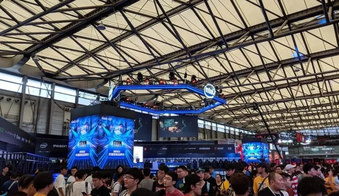 新赛季开幕式场面宏大人气爆棚 新赛季开幕式场面宏大人气爆棚