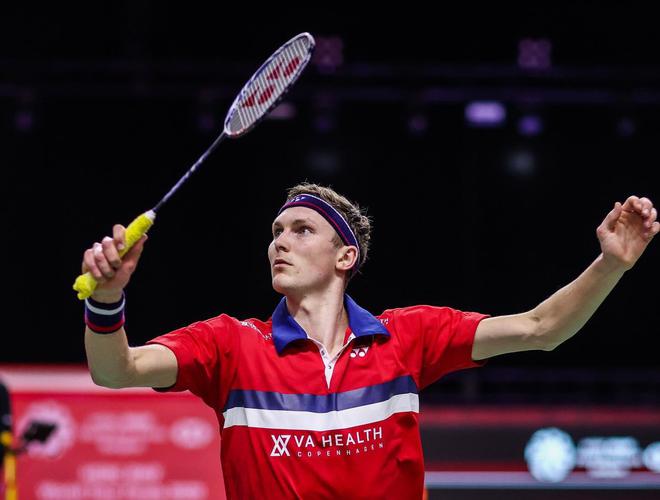 广岛三箭中卫受重伤,需长期休战恢复治疗 广岛三箭中卫受重伤,需长期休战恢复治疗