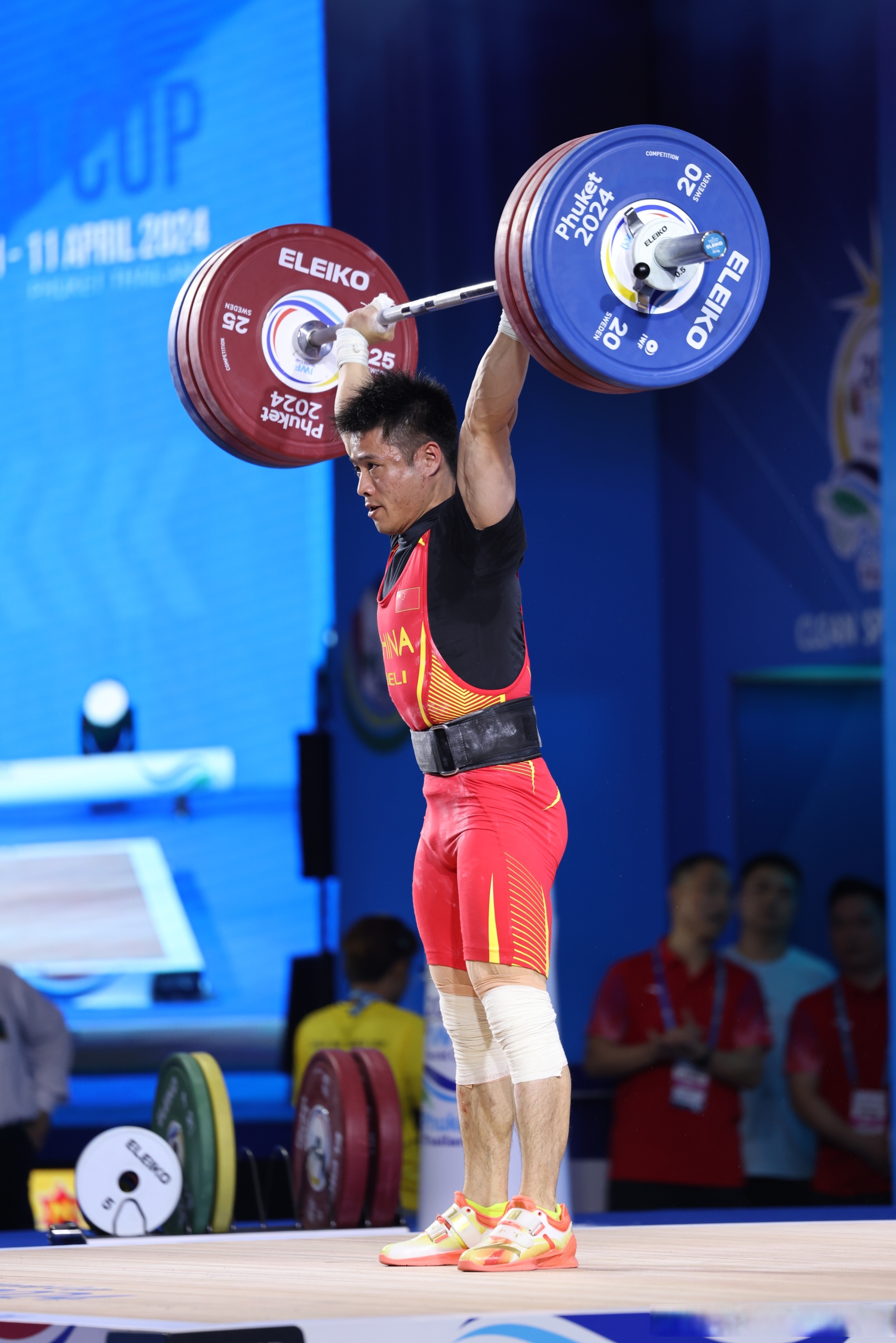 泰国选手夺得举重比赛冠军 泰国选手夺得举重比赛冠军