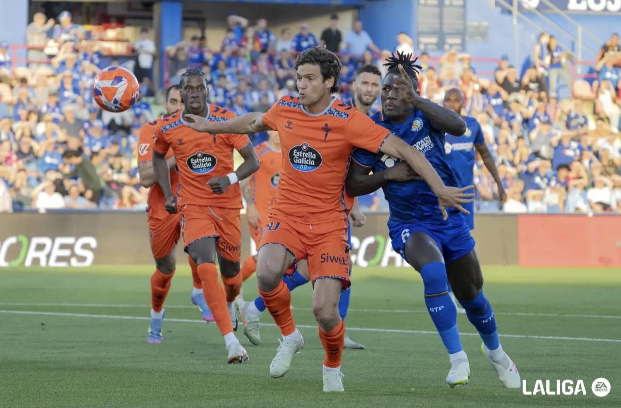 马竞主场大胜,球迷狂欢庆祝胜利 马竞主场大胜,球迷狂欢庆祝胜利