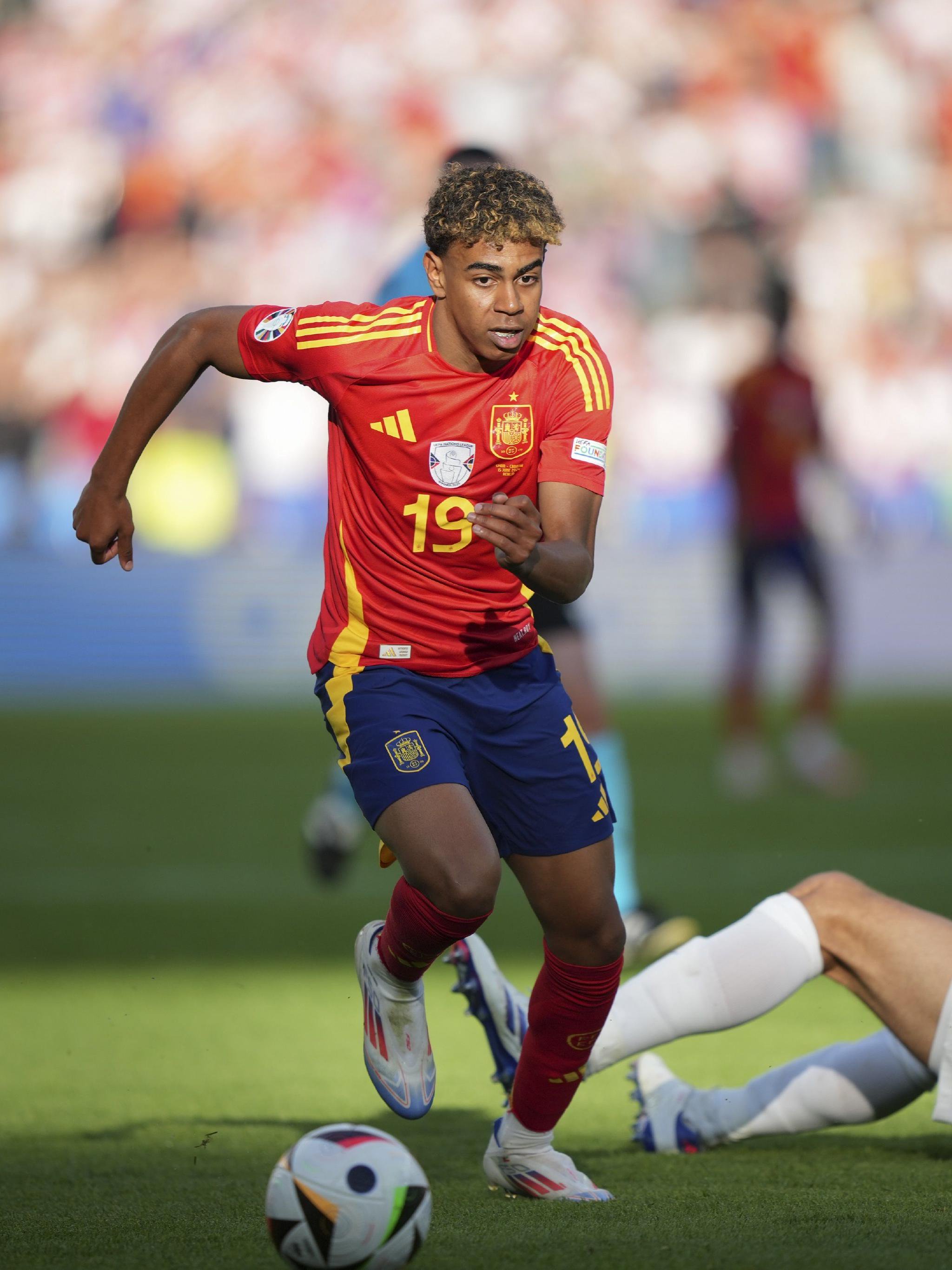 西班牙体操队闪耀赛场,备受期待 西班牙体操队闪耀赛场,备受期待