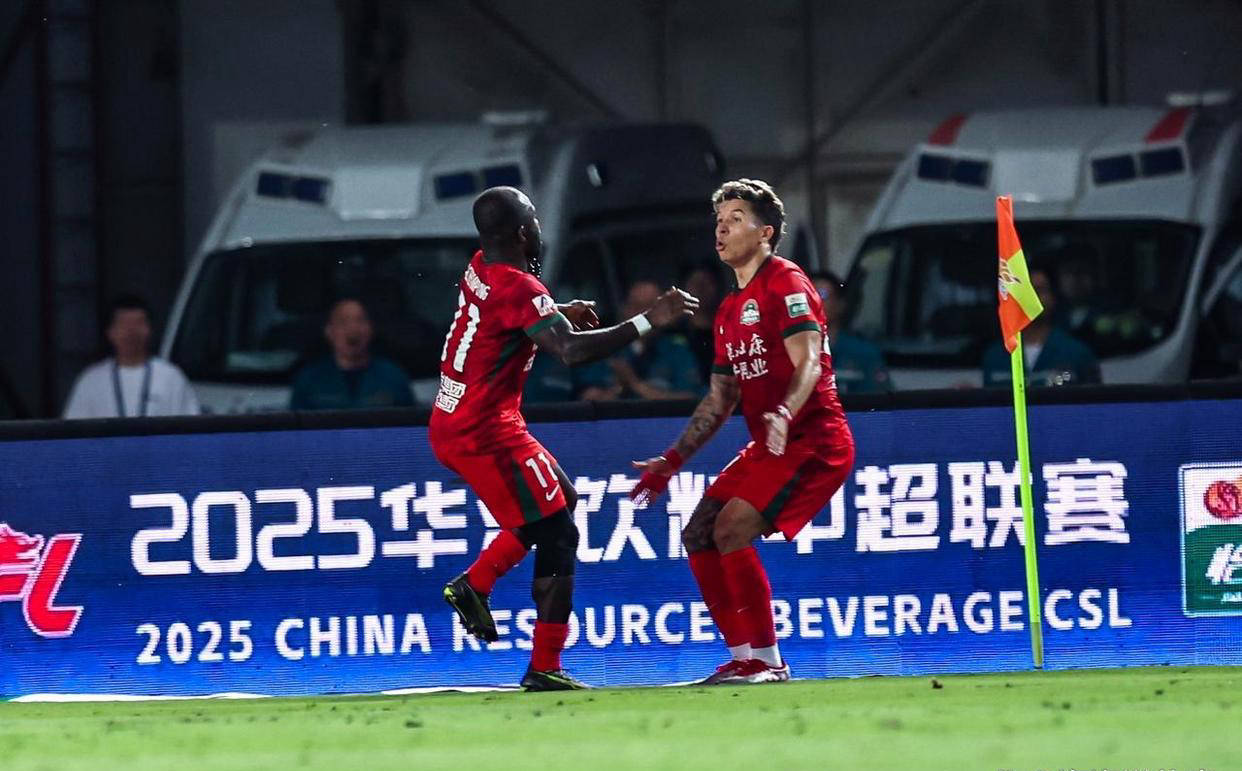 比赛中灵魂进球破门得克服,球队士气大振 比赛中灵魂进球破门得克服,球队士气大振