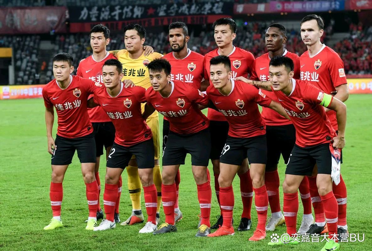 开云体育-球队成员竞争激烈，席卷各大联赛的简单介绍