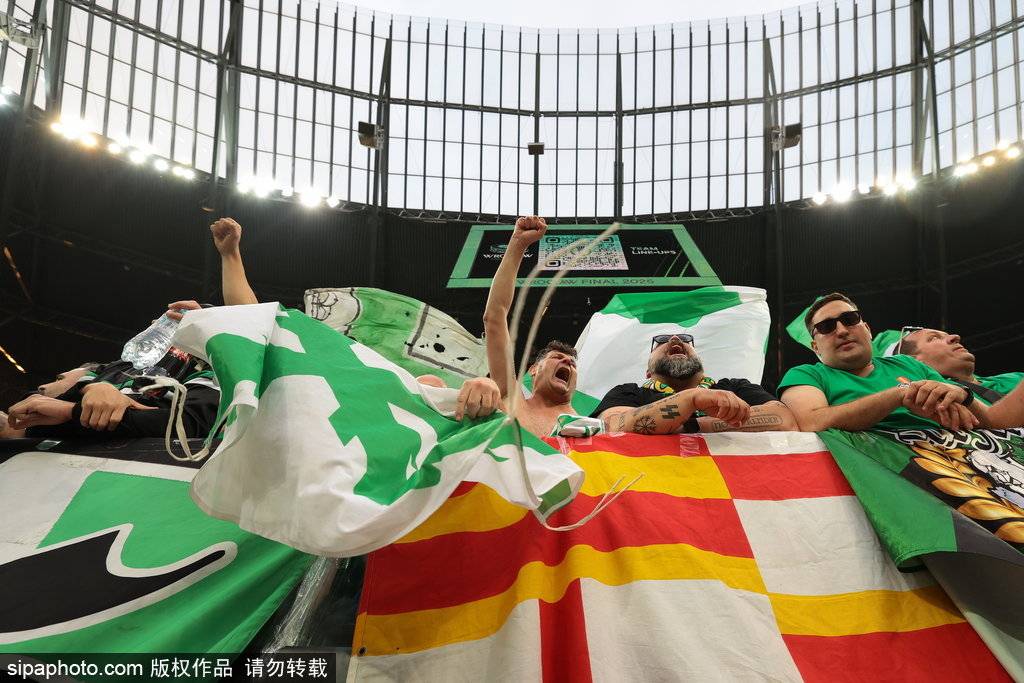 波兰主场大胜瑞士,豪取欧预赛三连胜 波兰主场大胜瑞士,豪取欧预赛三连胜