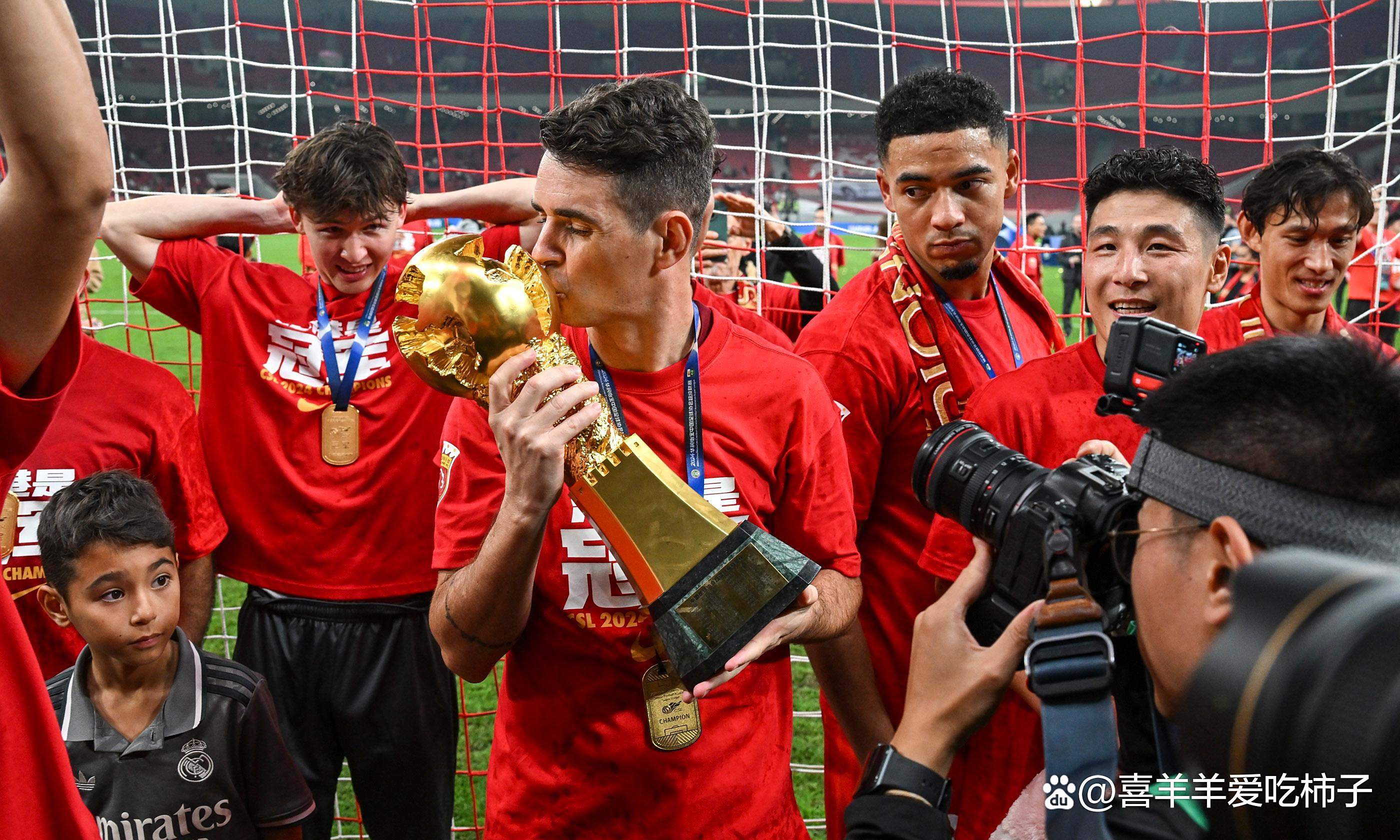 著名国际体育赛事决出冠军,观众热情支持 著名国际体育赛事决出冠军,观众热情支持