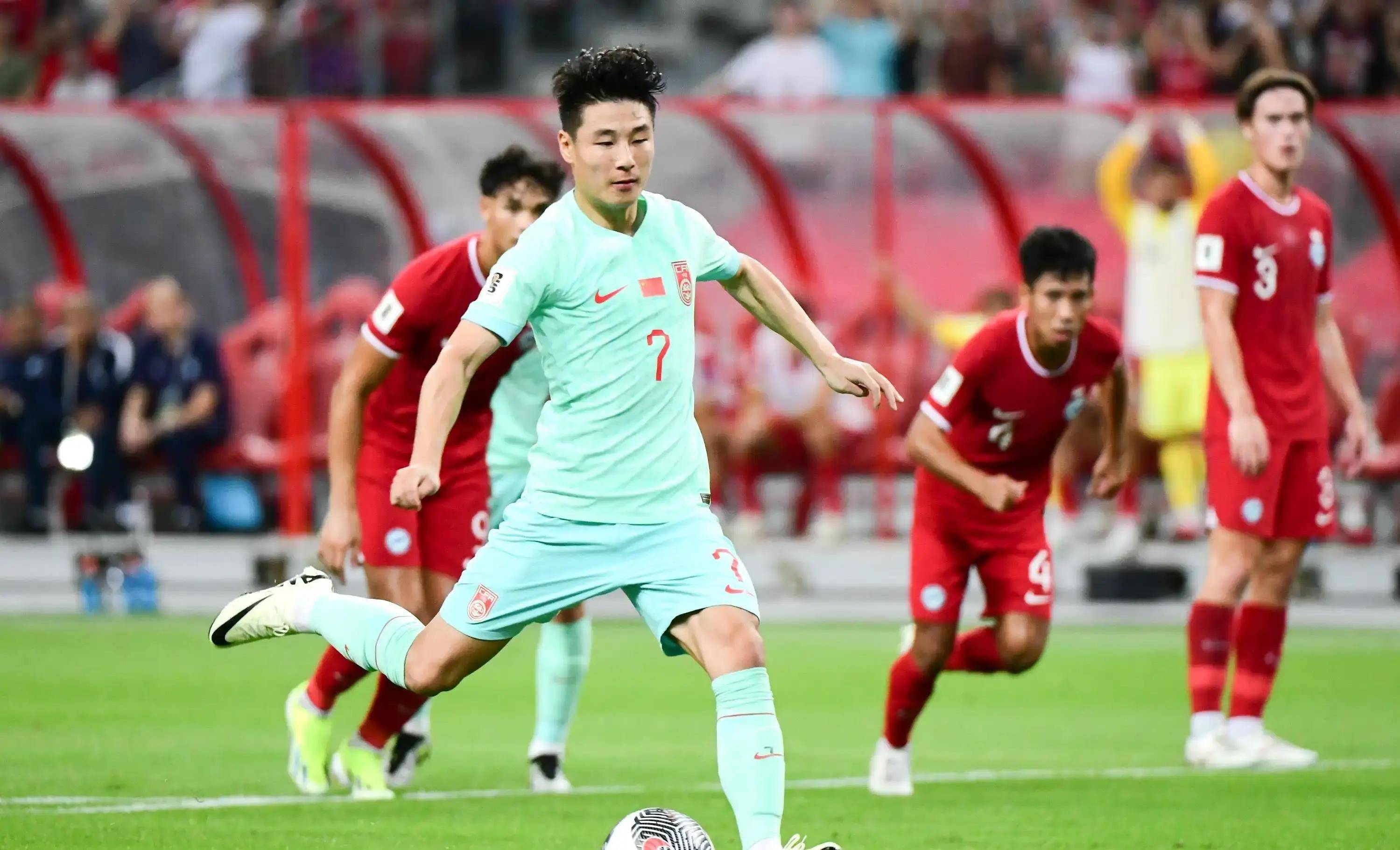 中国队员们在足球赛事上有惊艳表现 中国队员们在足球赛事上有惊艳表现