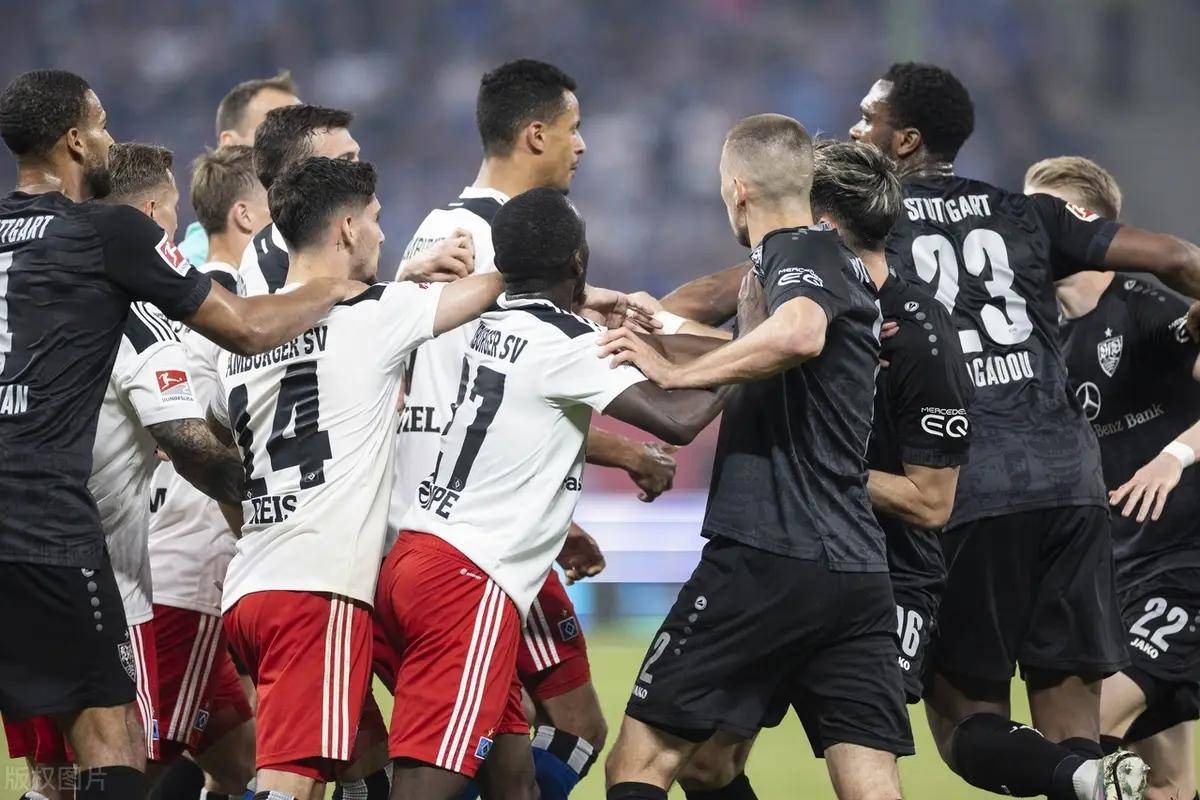 包含汉堡SV客场爆冷击败对手，保级希望悄然升温的词条