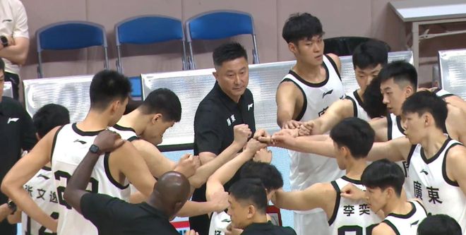 包含广东男篮再度胜出,紧紧握住领先位置的词条 包含广东男篮再度胜出,紧紧握住领先位置的词条