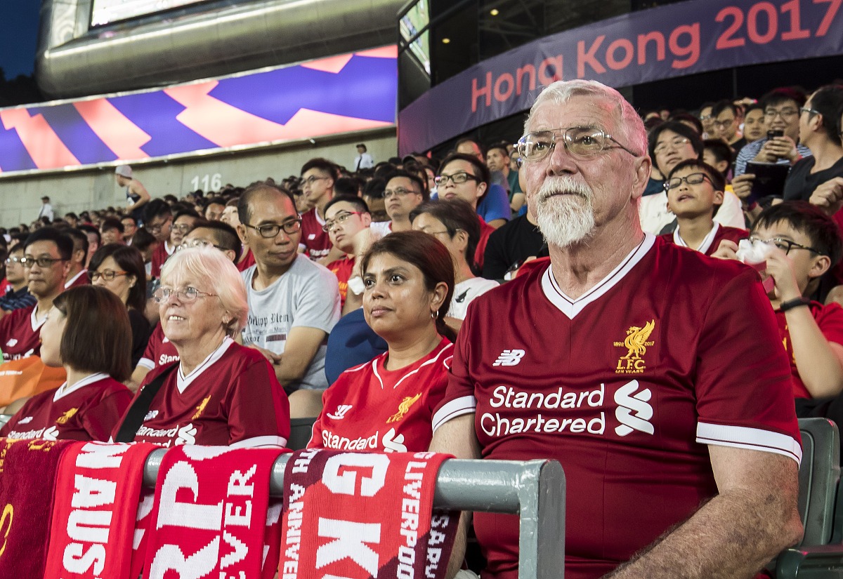 开云体育官方网站-曼联老将宣布退役，球迷感伤告别