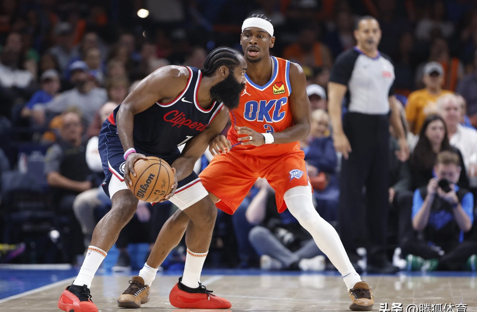 开云体育下载-非洲篮球联赛复赛，球员全力拼搏的简单介绍