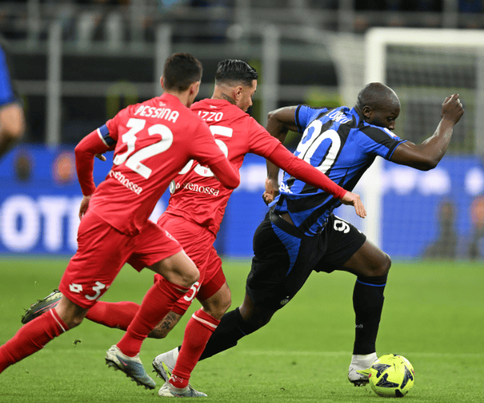 国际米兰主场大胜,展现强大实力 国际米兰主场大胜,展现强大实力