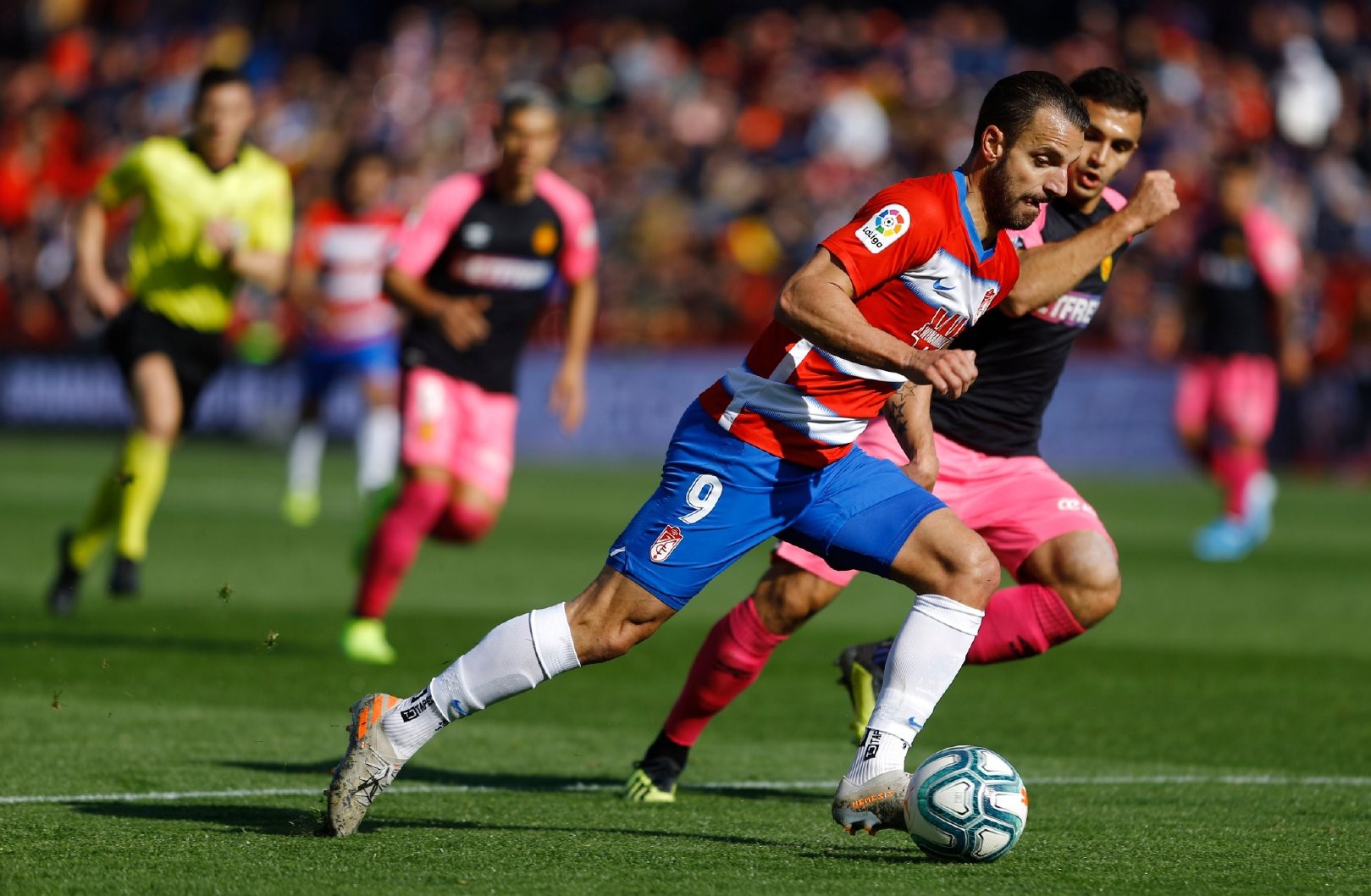 关于格拉纳达战平对手,保持在中游位置的信息 关于格拉纳达战平对手,保持在中游位置的信息