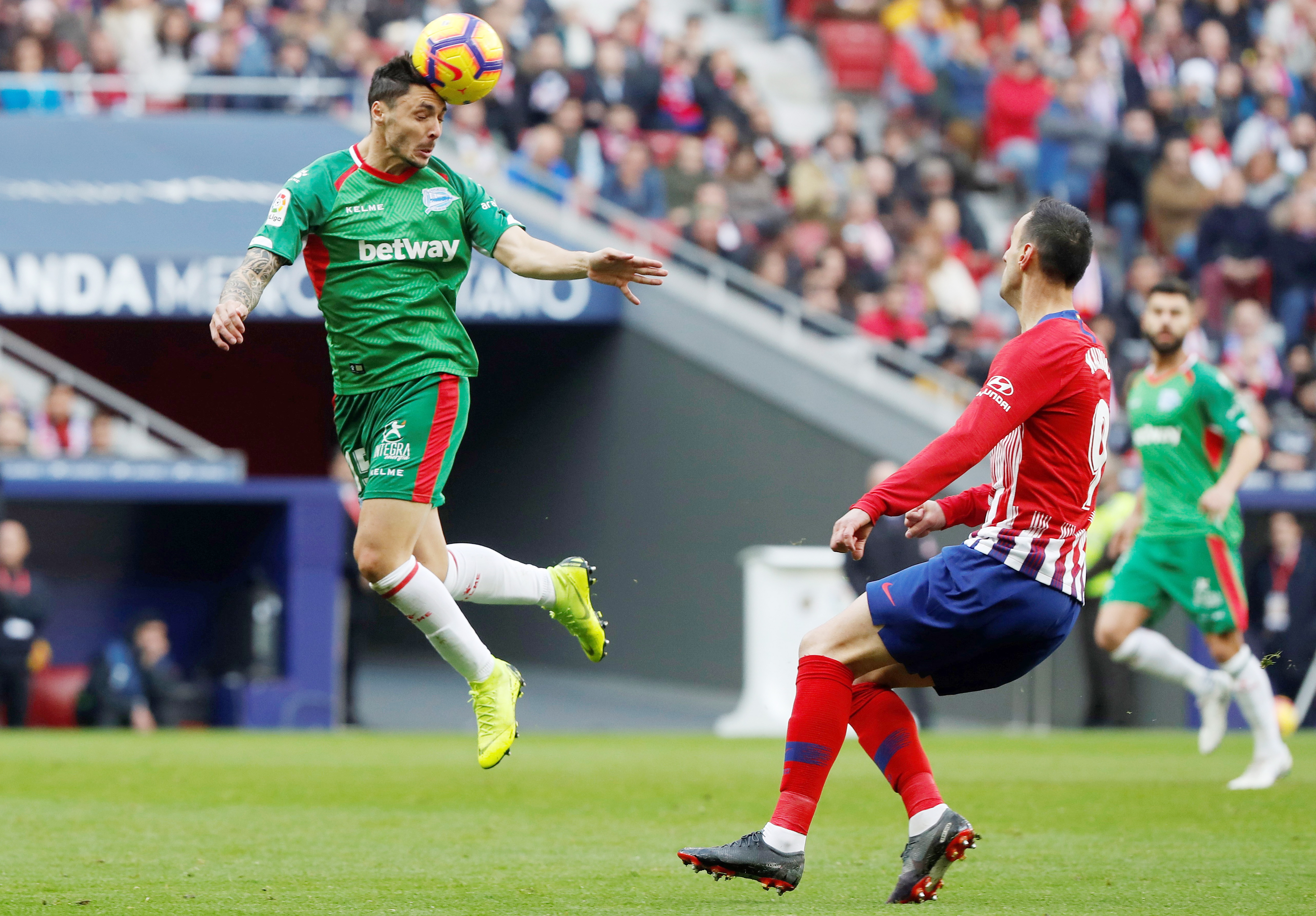 阿拉维斯主场大捷,瓦伦西亚仍旧无力回天 阿拉维斯主场大捷,瓦伦西亚仍旧无力回天