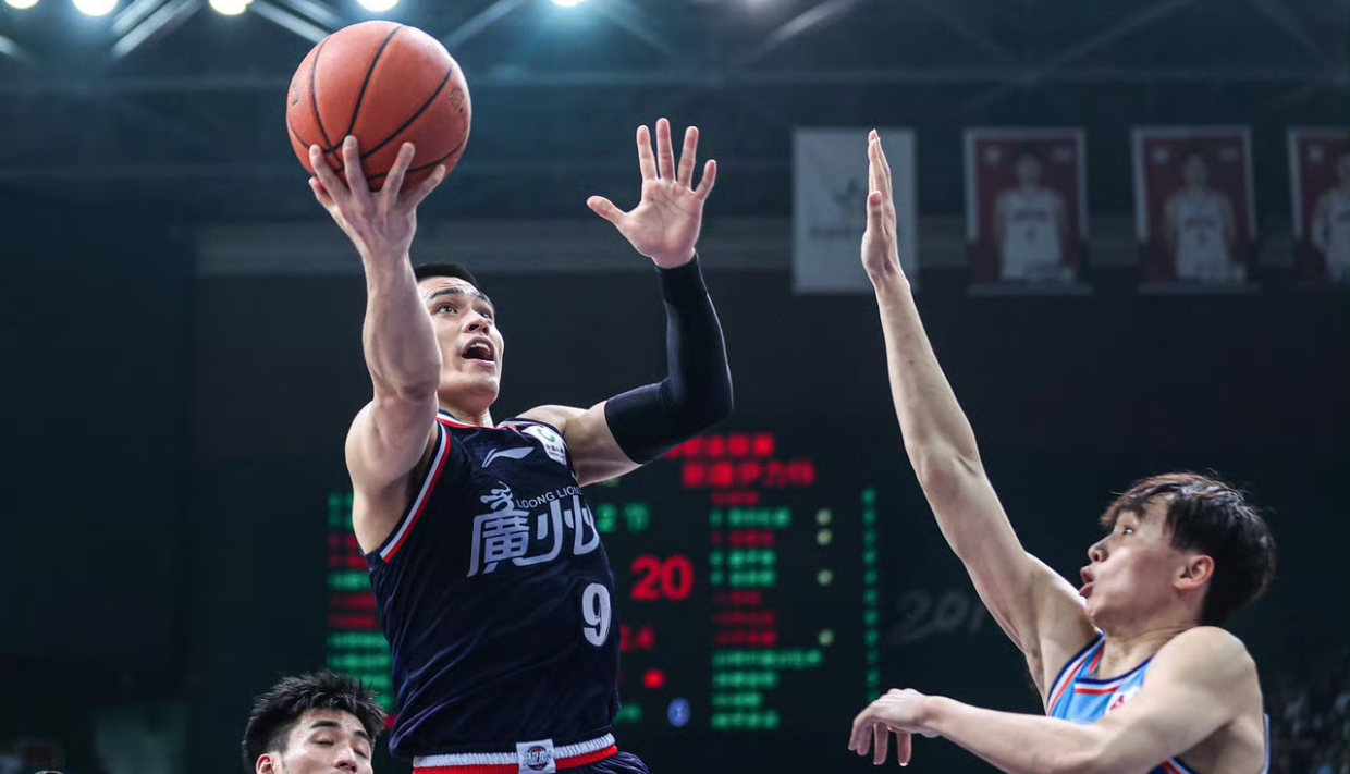 广州队连胜,领先半决赛取得优势 广州队连胜,领先半决赛取得优势