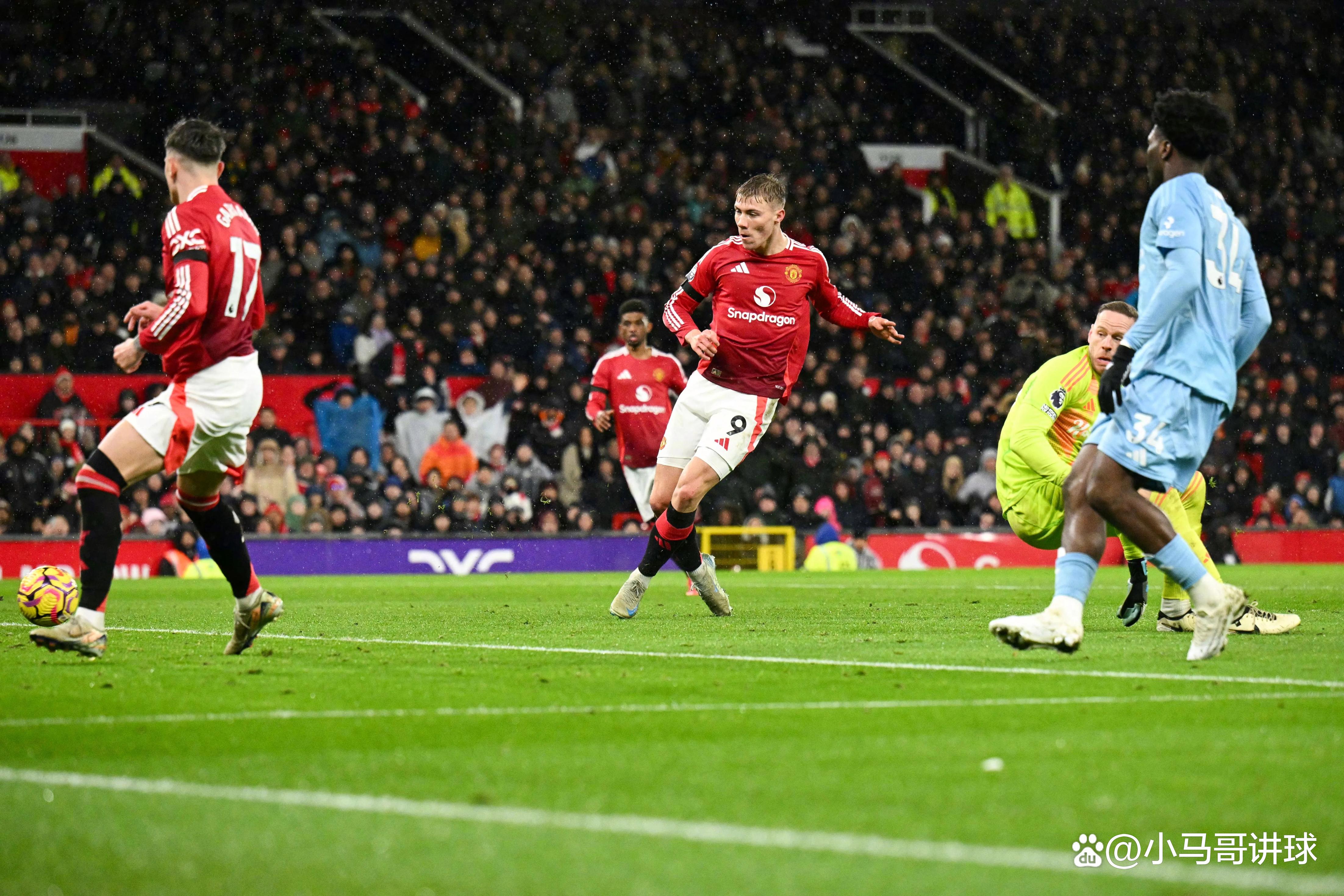 开云体育平台APP-曼联主场战平利物浦，英超联赛陷入低迷