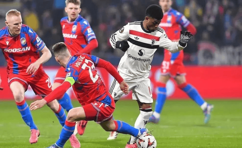 本菲卡连胜曼联!吉鲁接助攻攻破葡萄牙铁闸 本菲卡连胜曼联!吉鲁接助攻攻破葡萄牙铁闸