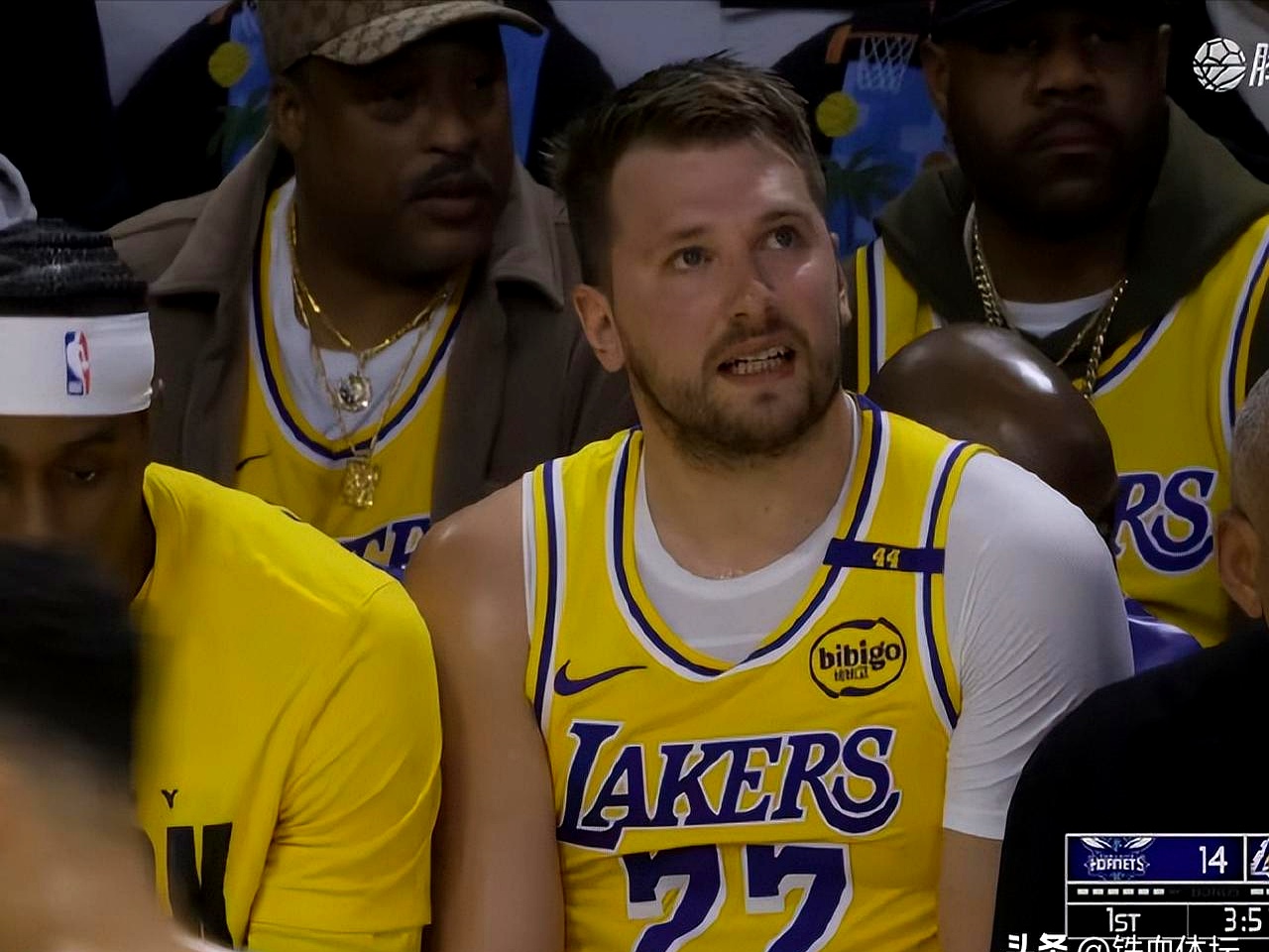 黄蜂主场战胜独行侠,取得两连胜 黄蜂主场战胜独行侠,取得两连胜