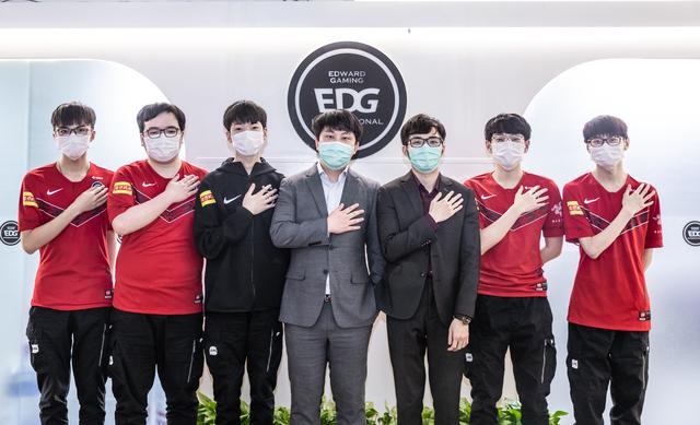 WBG翻盘LGD,Scout开启传奇时刻焦点之战成都决赛之夜,留下经典瞬间 WBG翻盘LGD,Scout开启传奇时刻焦点之战成都决赛之夜,留下经典瞬间