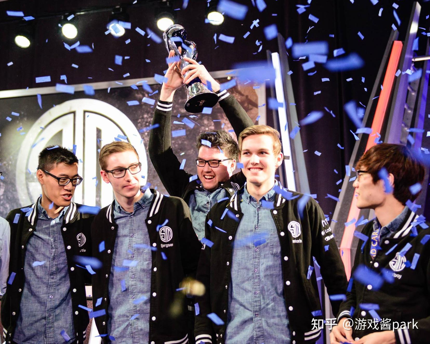 开云体育登录-TL翻盘MAD，CoreJJ操刀奇招英雄翻盘峡谷大战全球总决赛，引爆全场热议