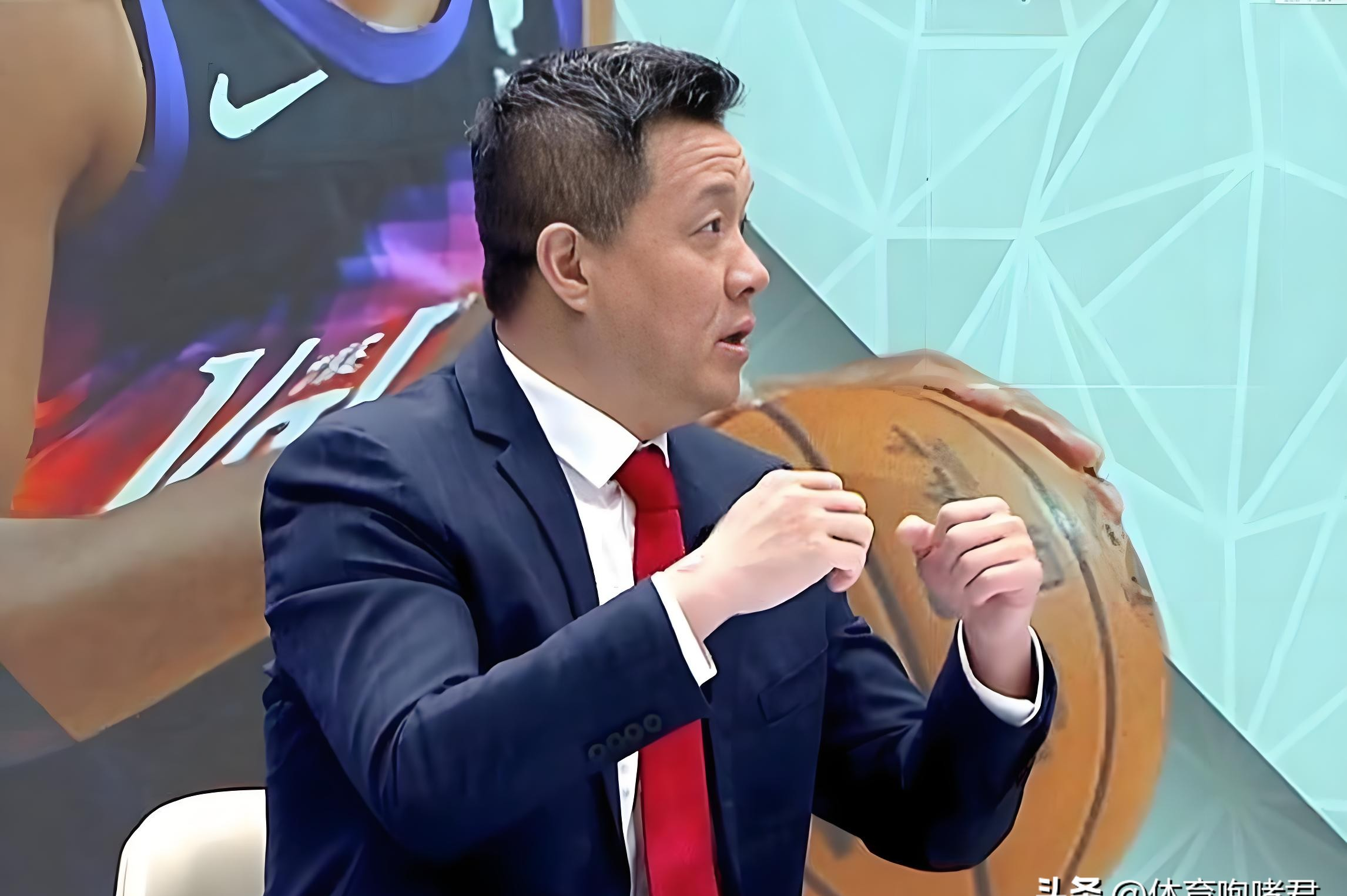 开云体育平台APP-翟晓川NBA比赛第二秀，勇士连灭太阳晋级