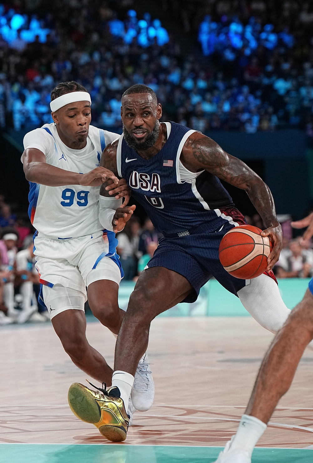 篮球决赛预告:强队争锋对决引爆球迷热情 篮球决赛预告:强队争锋对决引爆球迷热情