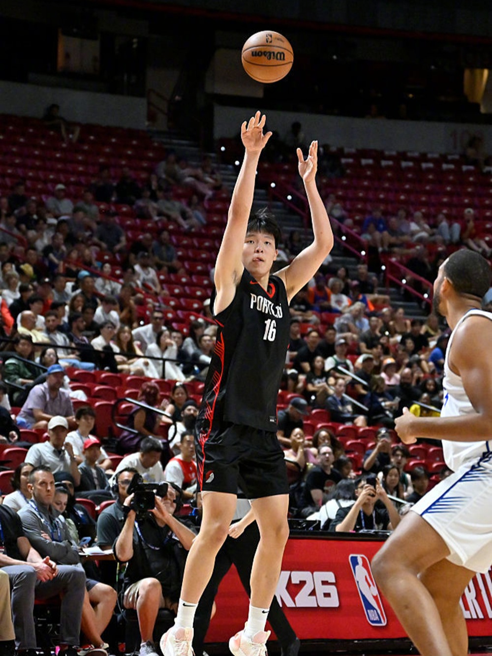 开云平台-比赛中球员身体素质和意志力的展现引人赞叹