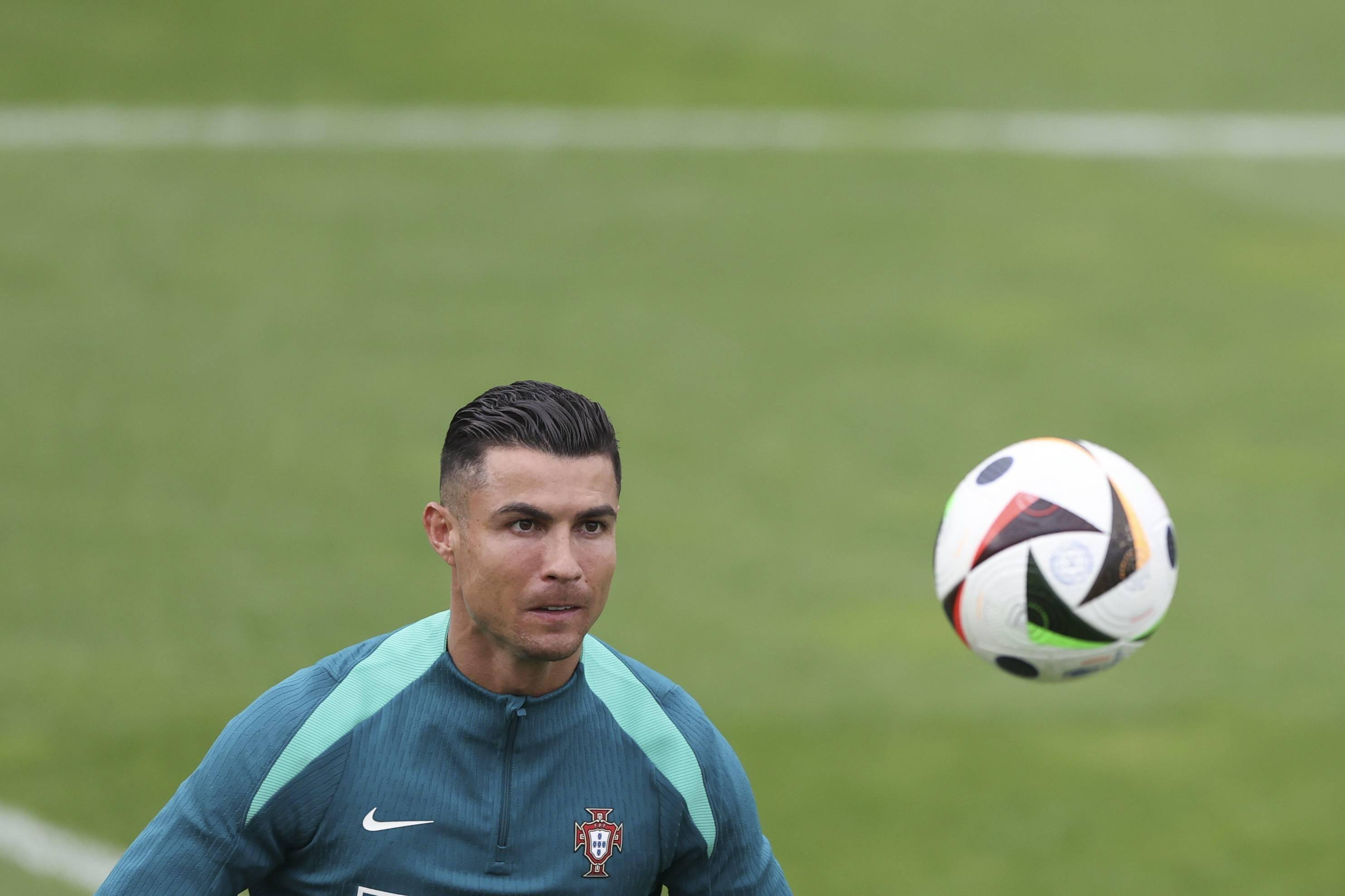 葡萄牙球星在欧冠半决赛中发挥出色 葡萄牙球星在欧冠半决赛中发挥出色