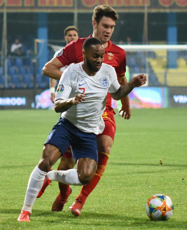 哥斯达黎加滑冰选手勇夺金牌!赢得掌声 哥斯达黎加滑冰选手勇夺金牌!赢得掌声