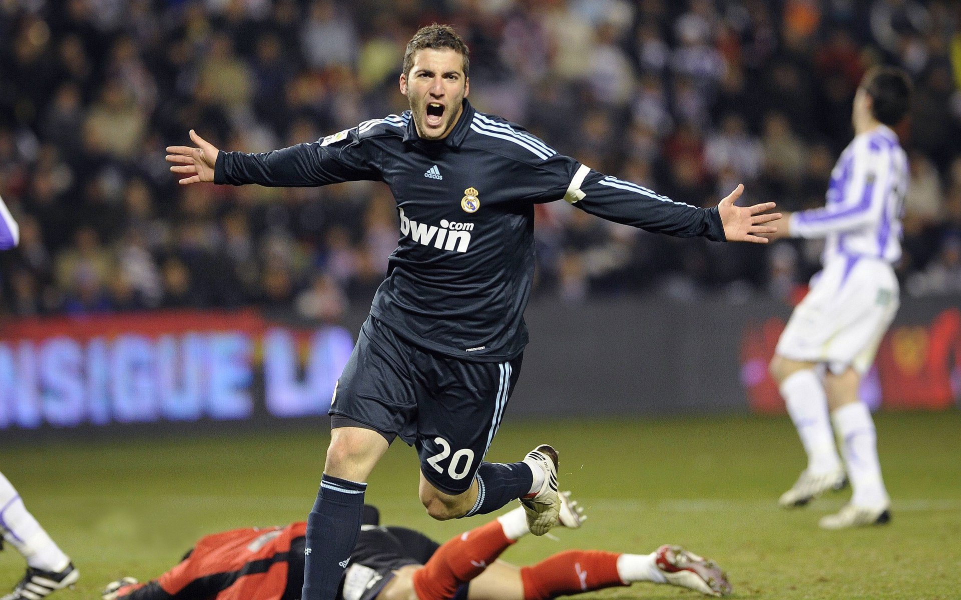 改写剧本,印尼队惊魂翻盘韩国,黄鸭组合统治全场书写传奇